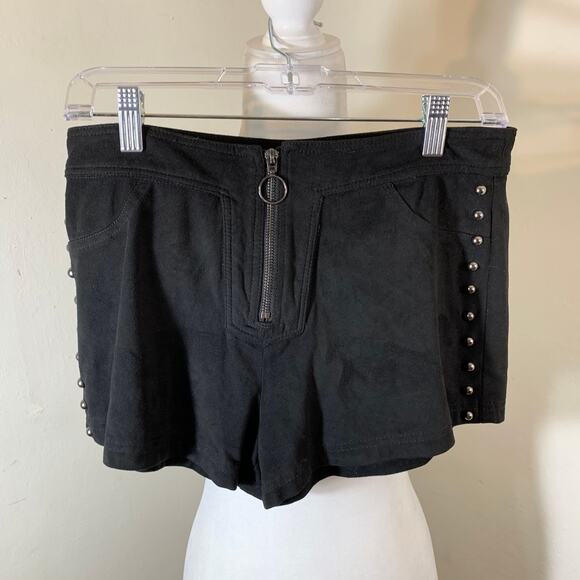 Forever21 Faux leather women’s shorts size 27 - Picture 1 of 5